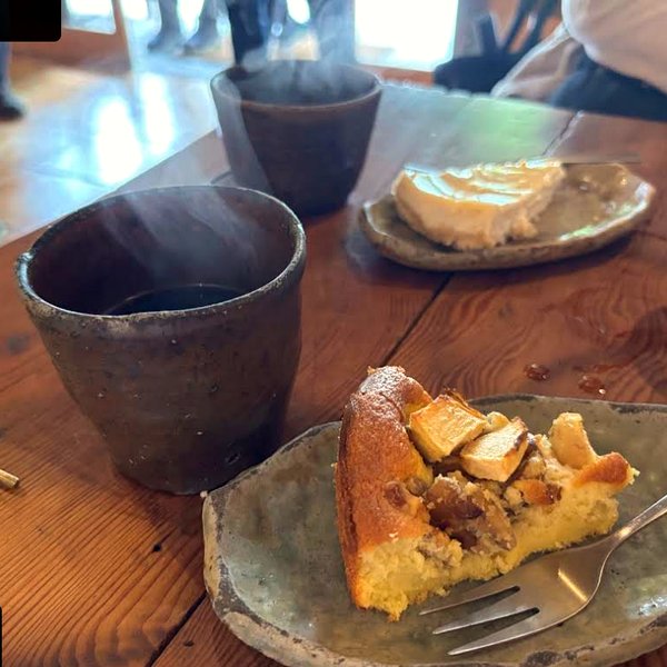 ケーキと湯のみ